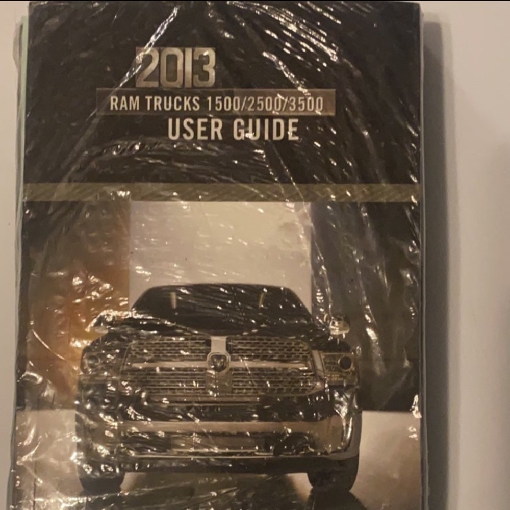 Ram Trucks 1500/2500/3500 2013 users guide/owners manual.